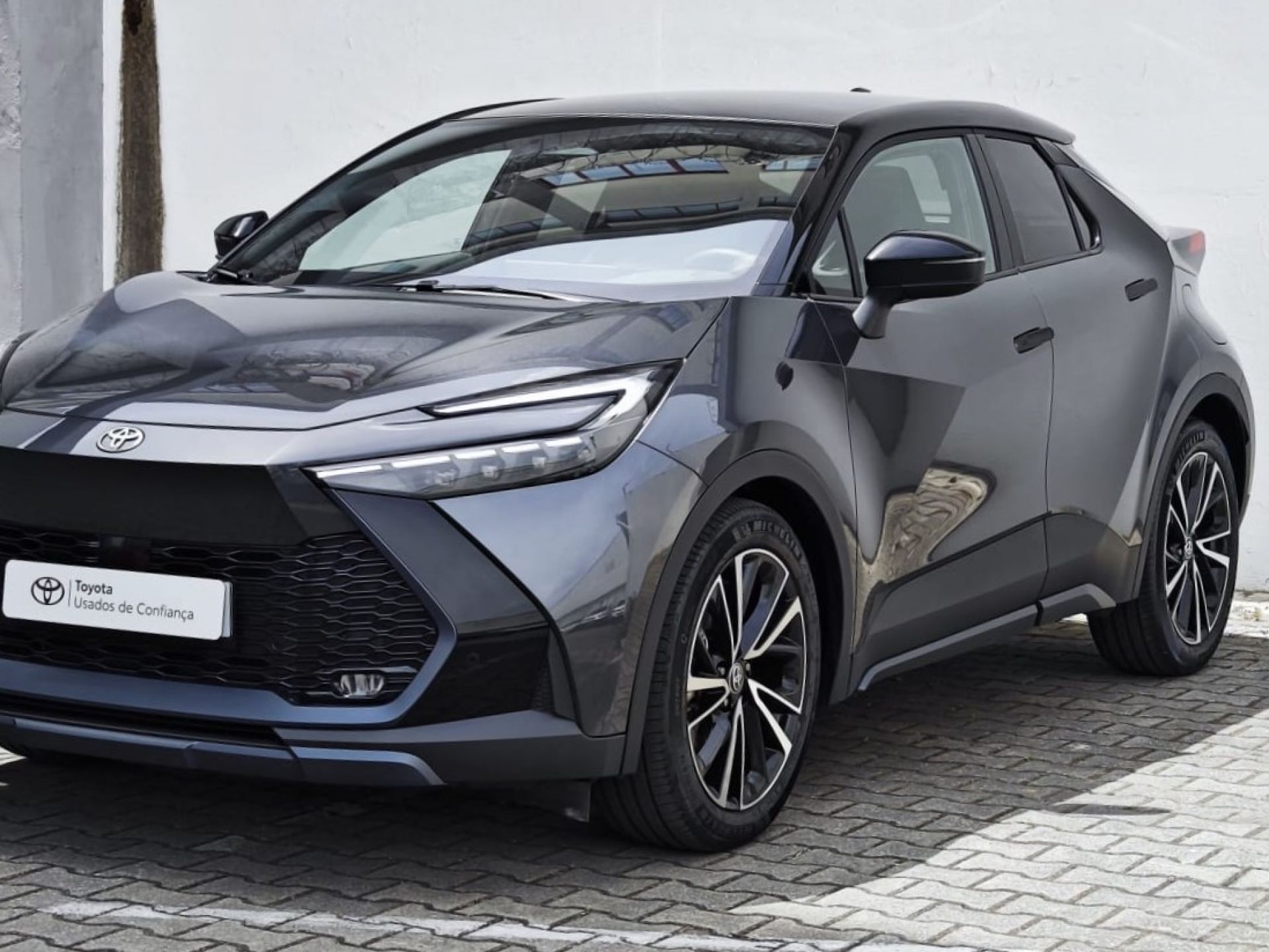 TOYOTA C-HR 23-24 C-HR 1.8 Hybrid Lounge