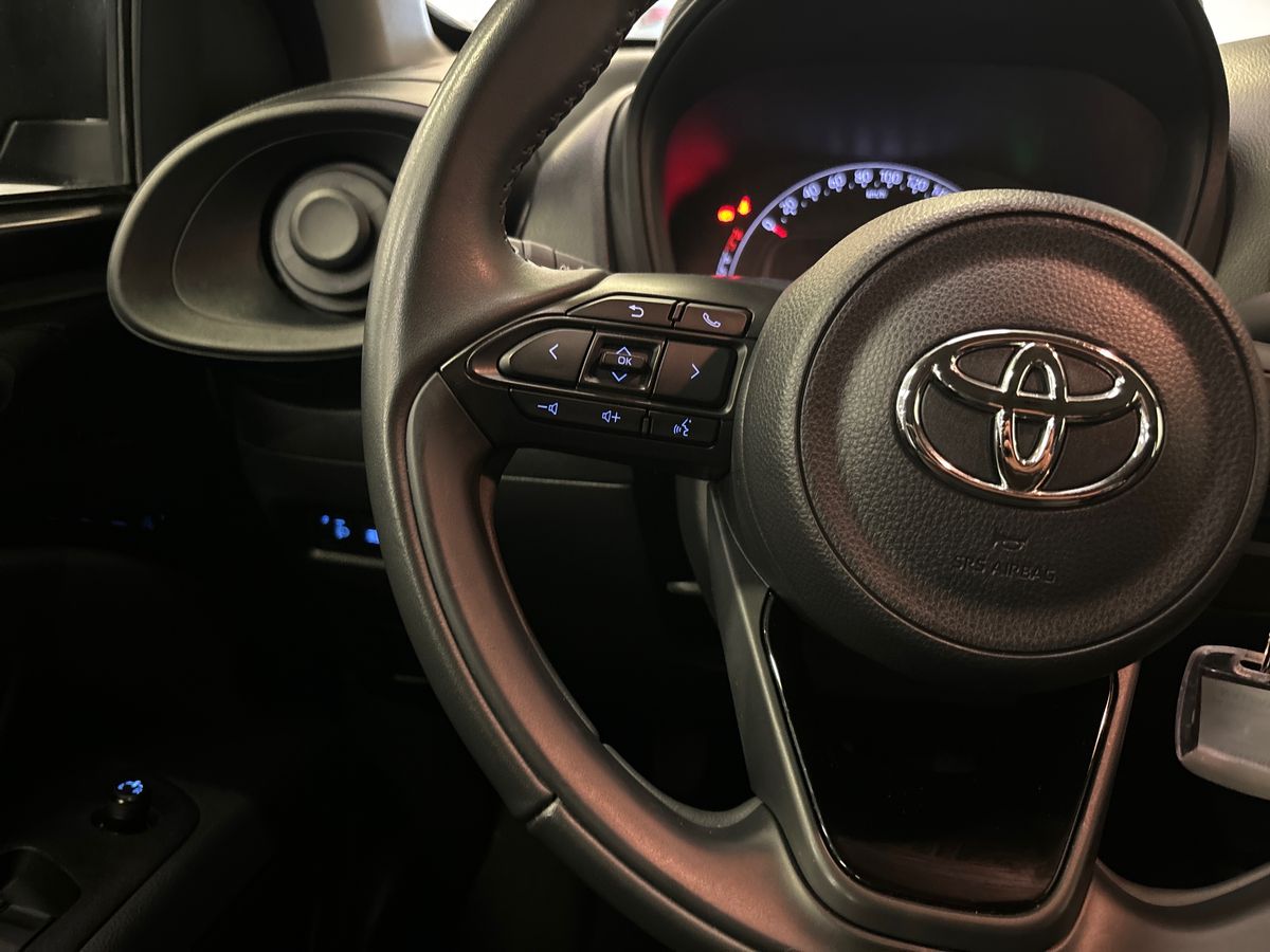 TOYOTA AYGO X Aygo X play 1.0G