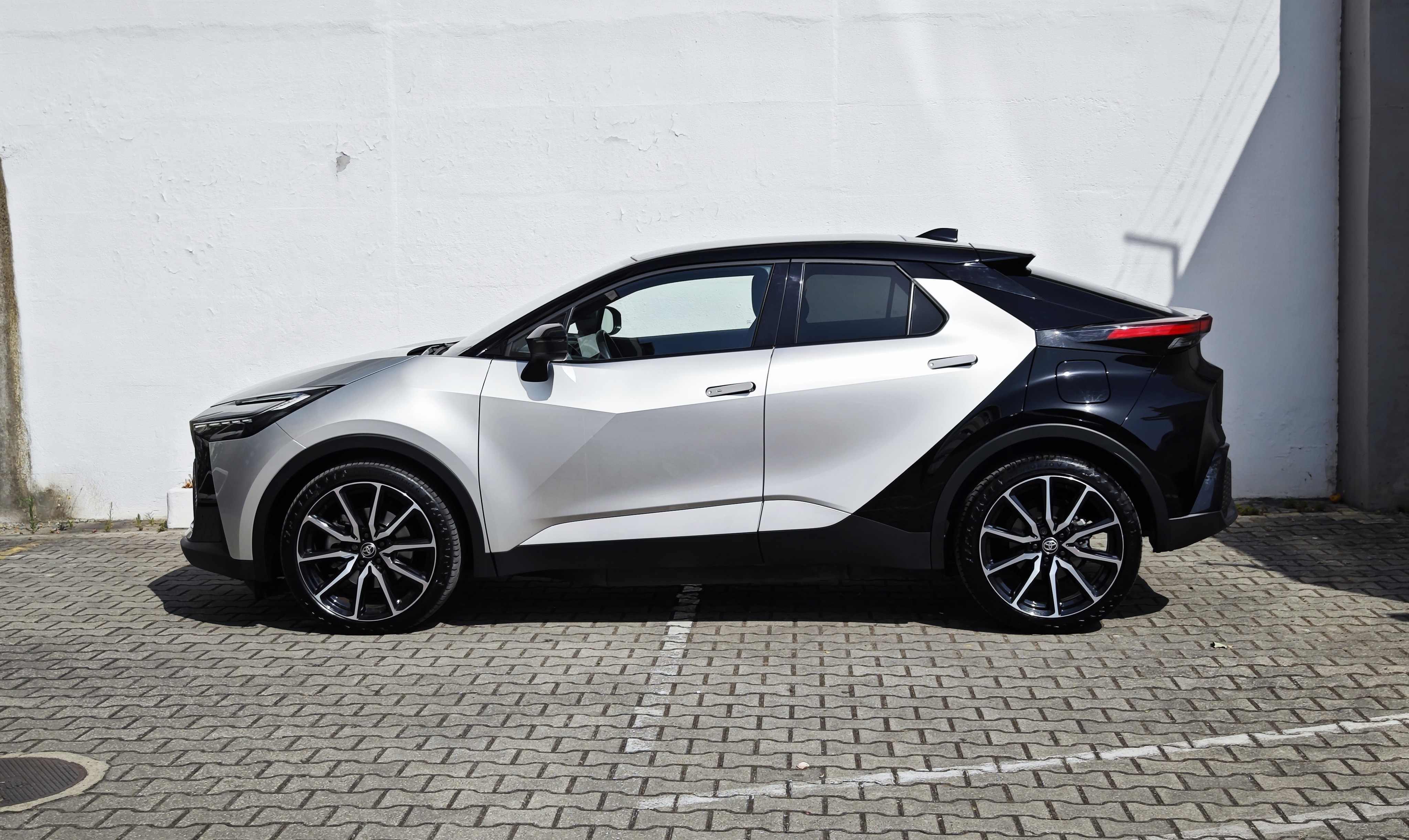TOYOTA TOYOTA C-HR PLUG-IN Toyota C-HR Plug-in 2.0 Hybrid Dynamic Force GR Sport Premiere Edition