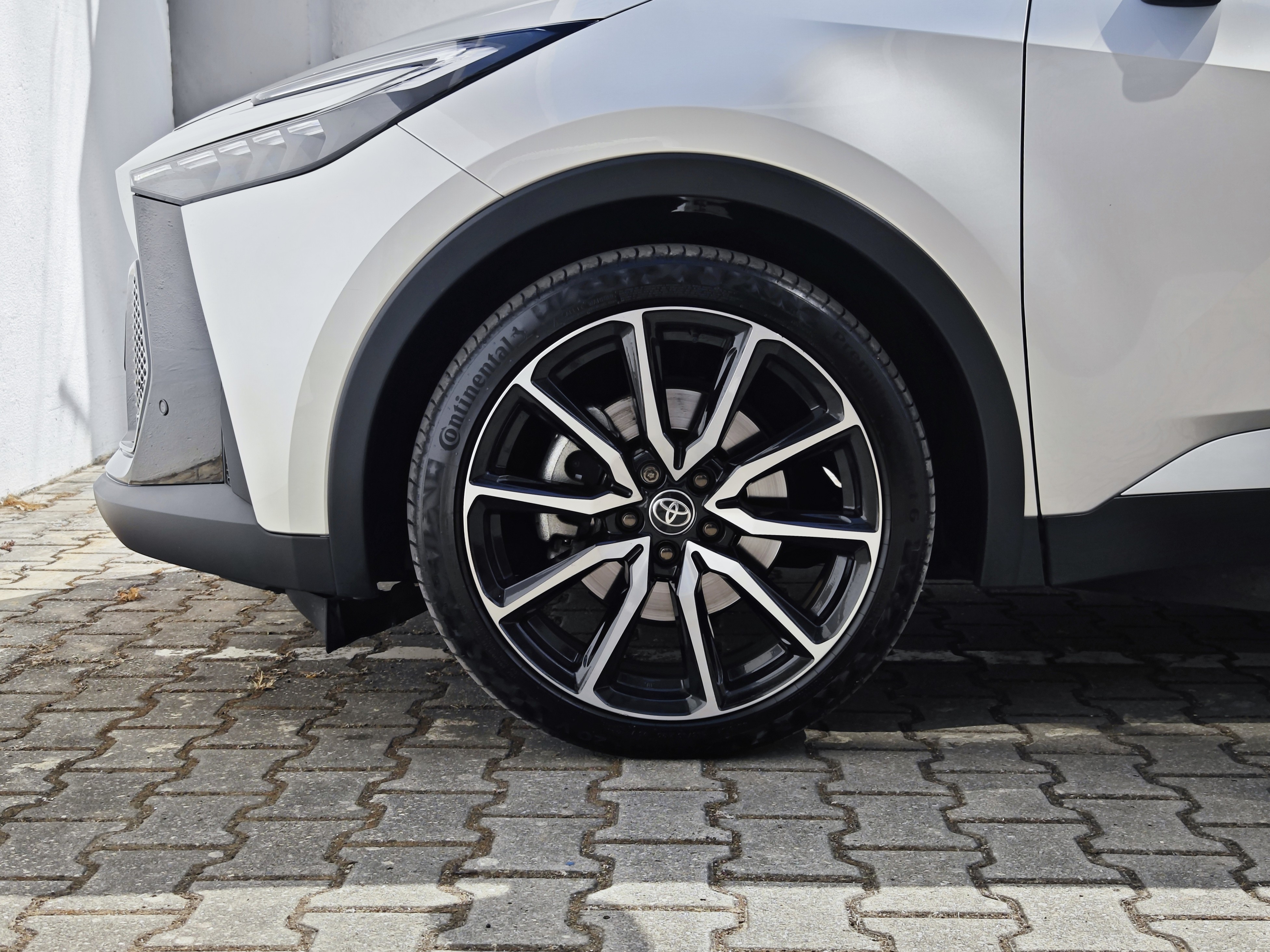TOYOTA TOYOTA C-HR PLUG-IN Toyota C-HR Plug-in 2.0 Hybrid Dynamic Force GR Sport Premiere Edition