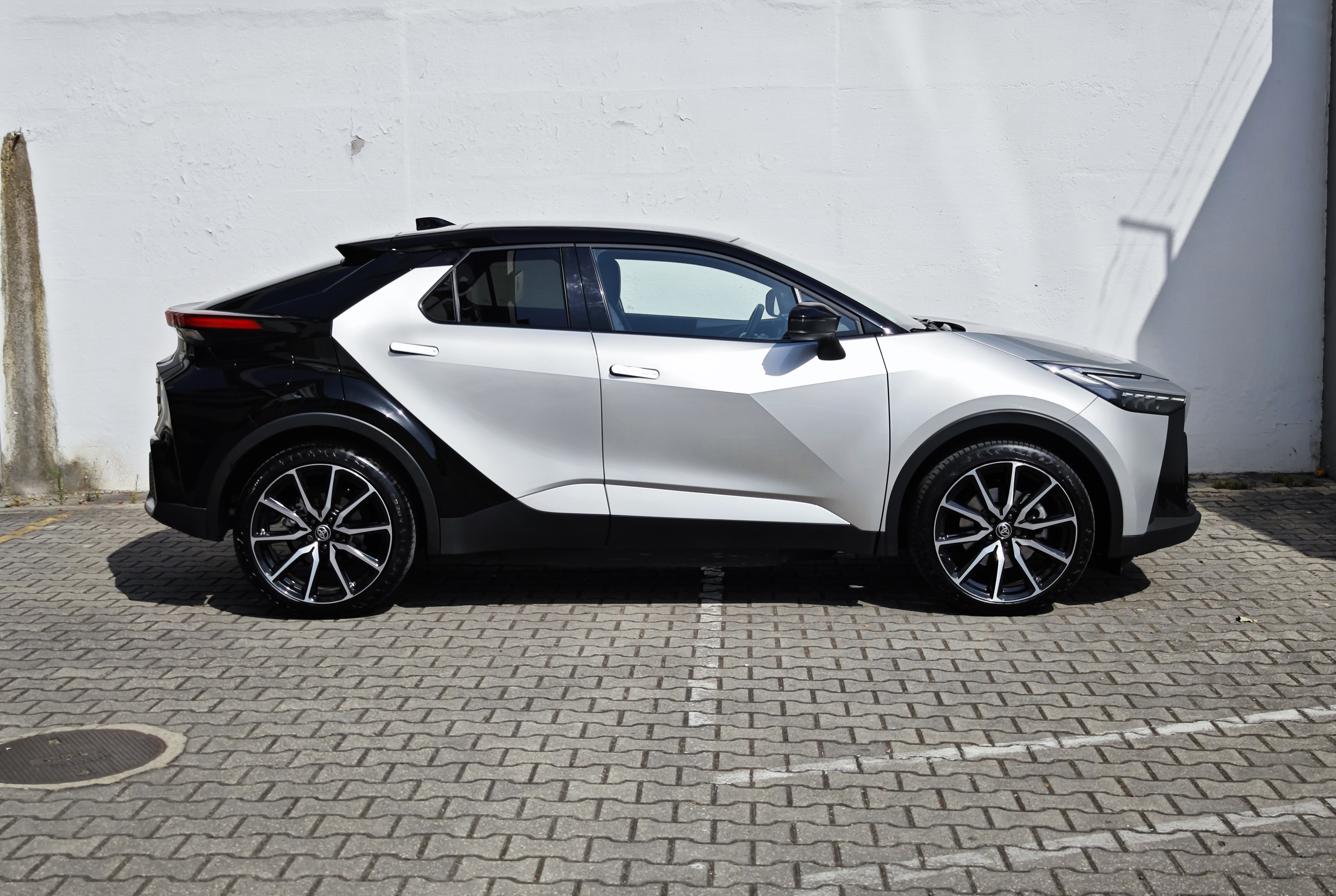 TOYOTA TOYOTA C-HR PLUG-IN Toyota C-HR Plug-in 2.0 Hybrid Dynamic Force GR Sport Premiere Edition