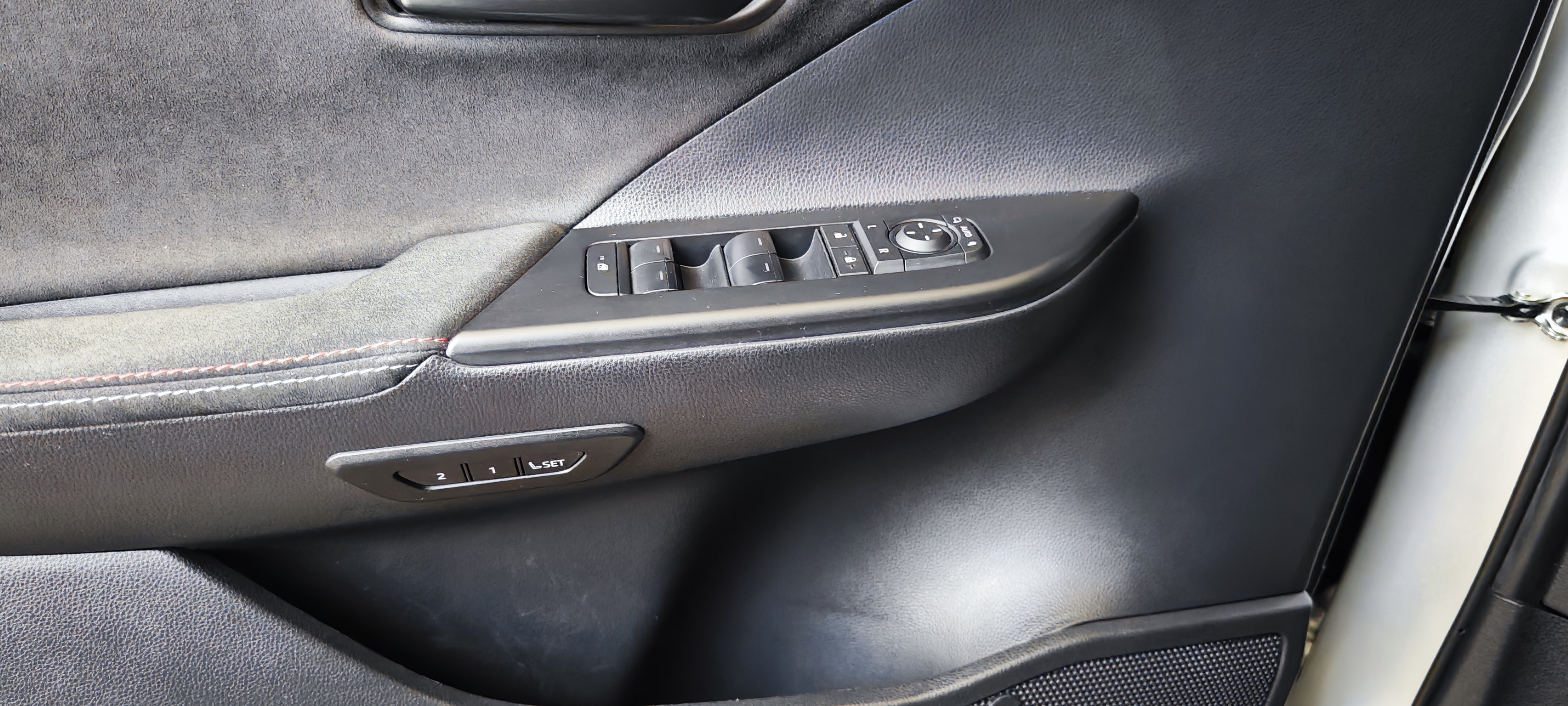 TOYOTA TOYOTA C-HR PLUG-IN Toyota C-HR Plug-in 2.0 Hybrid Dynamic Force GR Sport Premiere Edition