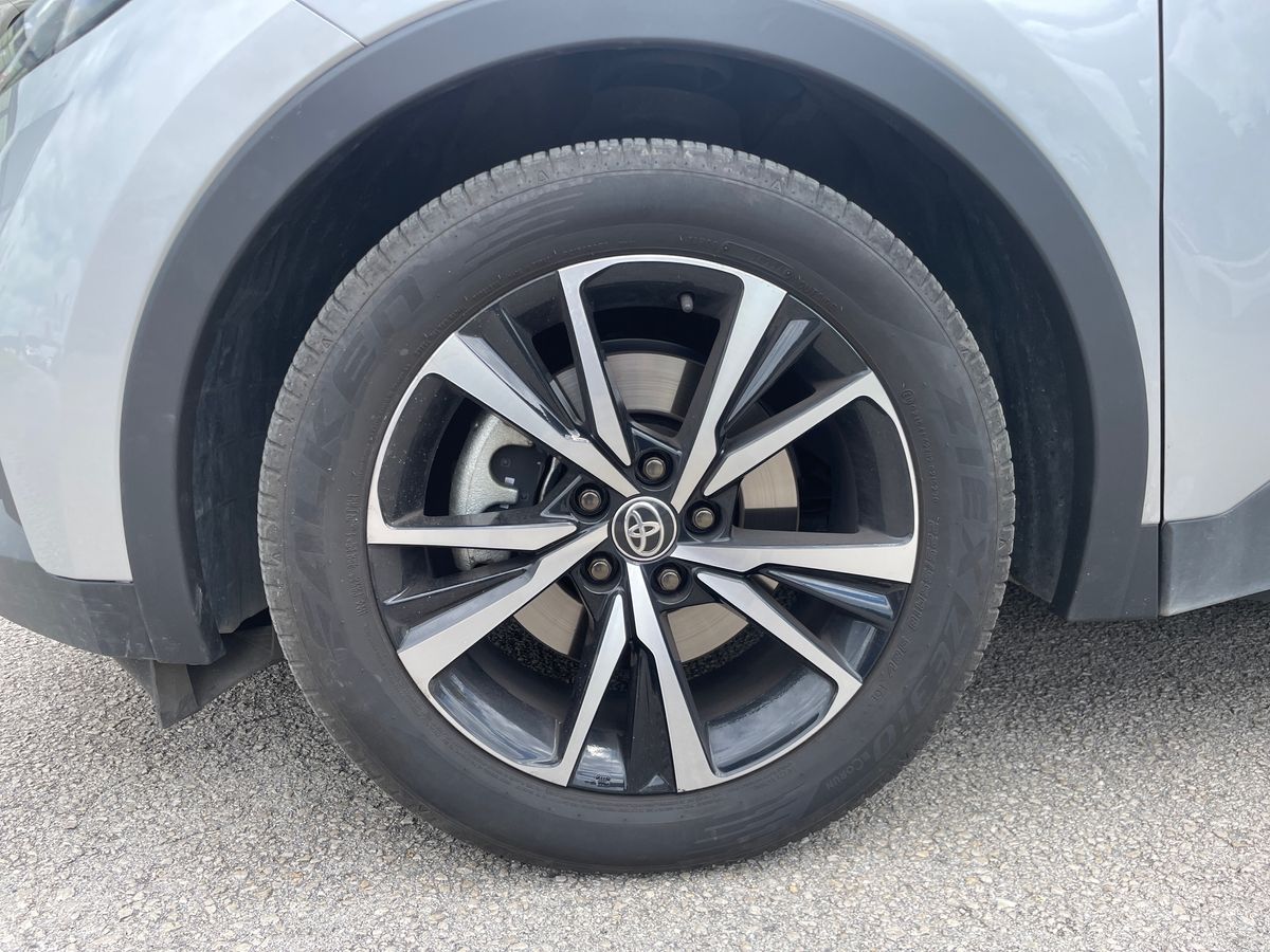 TOYOTA TOYOTA C-HR PLUG-IN Toyota C-HR Plug-in 2.0 Hybrid Dynamic Force SQUARE Collection