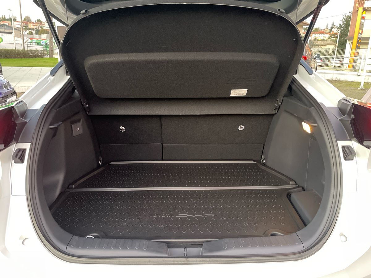 TOYOTA TOYOTA C-HR PLUG-IN Toyota C-HR Plug-in 2.0 Hybrid Dynamic Force SQUARE Collection