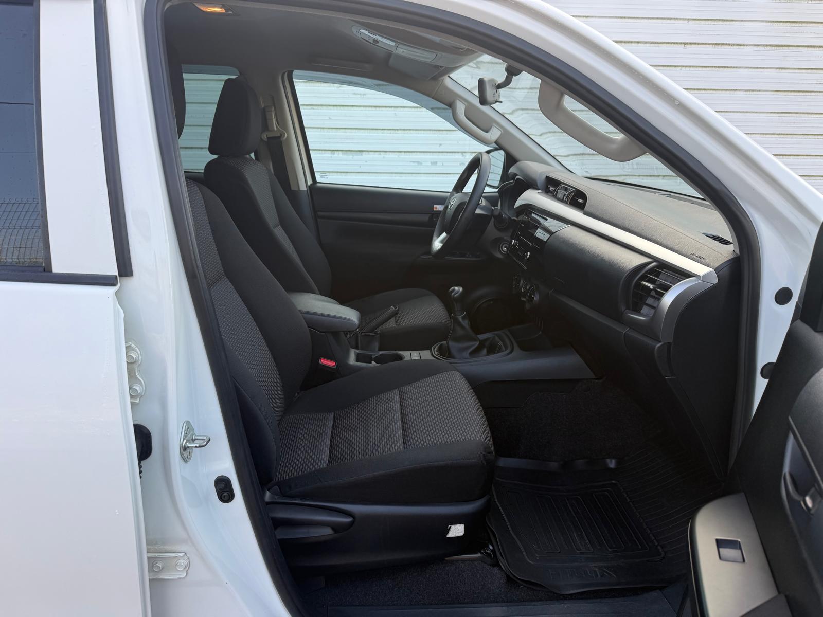 TOYOTA HILUX Hilux 2.4D 4x4 Cabina Dupla Caixa Met�lica