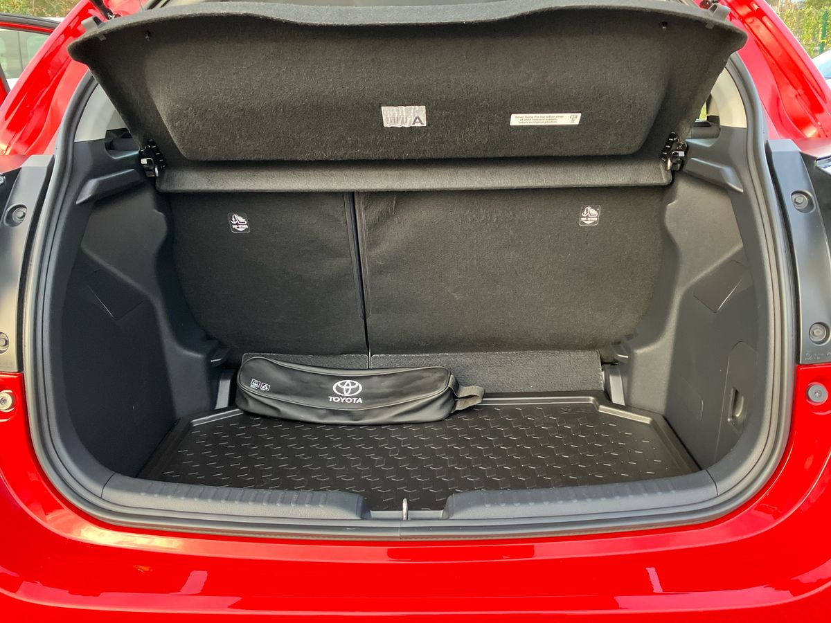 TOYOTA YARIS Yaris 1.5 Hybrid 115 Comfort Plus