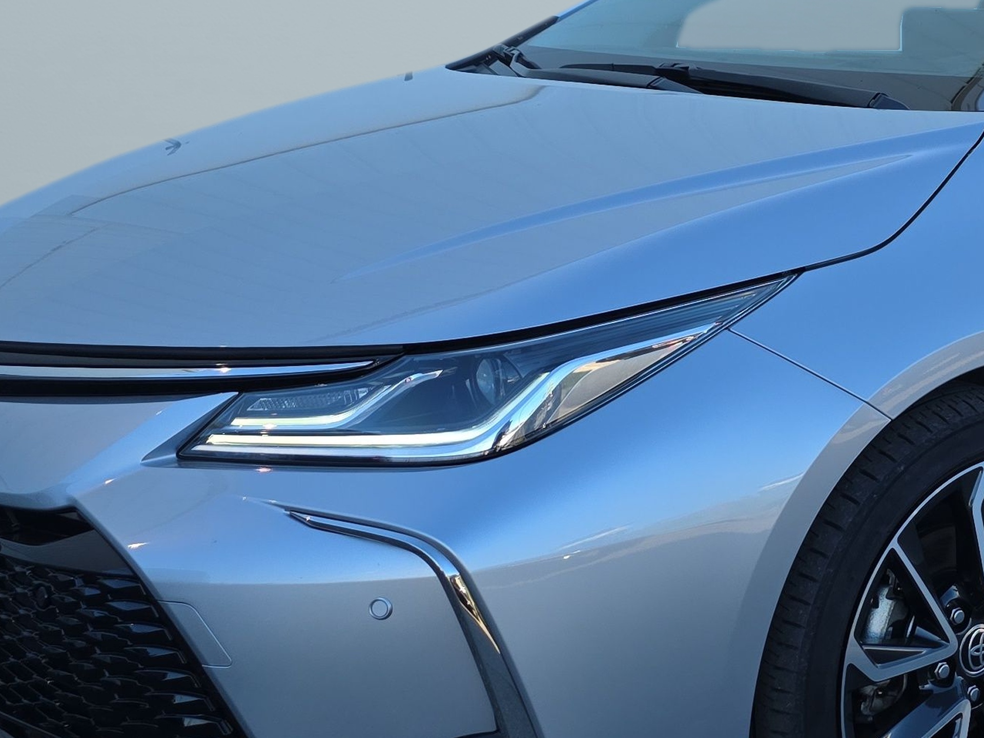 TOYOTA COROLLA SEDAN Corolla SD 1.8 Hybrid Luxury