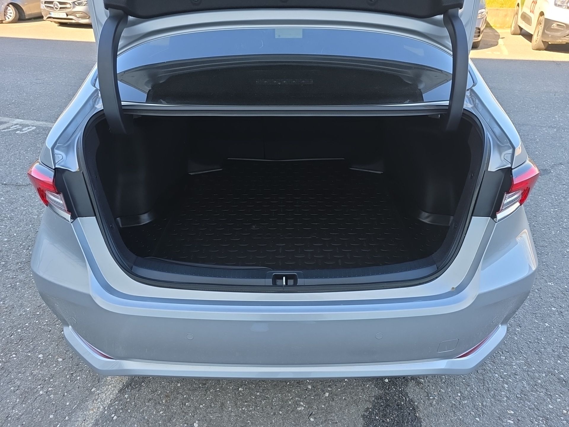 TOYOTA COROLLA SEDAN Corolla SD 1.8 Hybrid Luxury