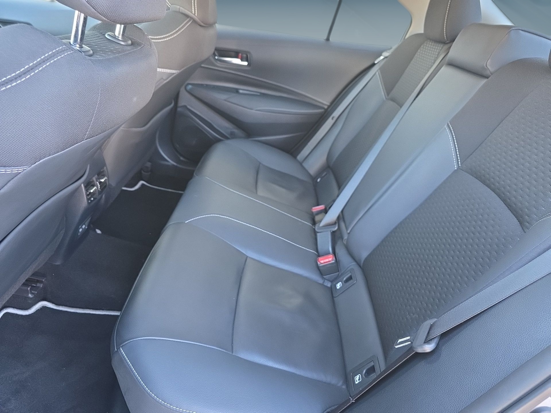 TOYOTA COROLLA SEDAN Corolla SD 1.8 Hybrid Luxury