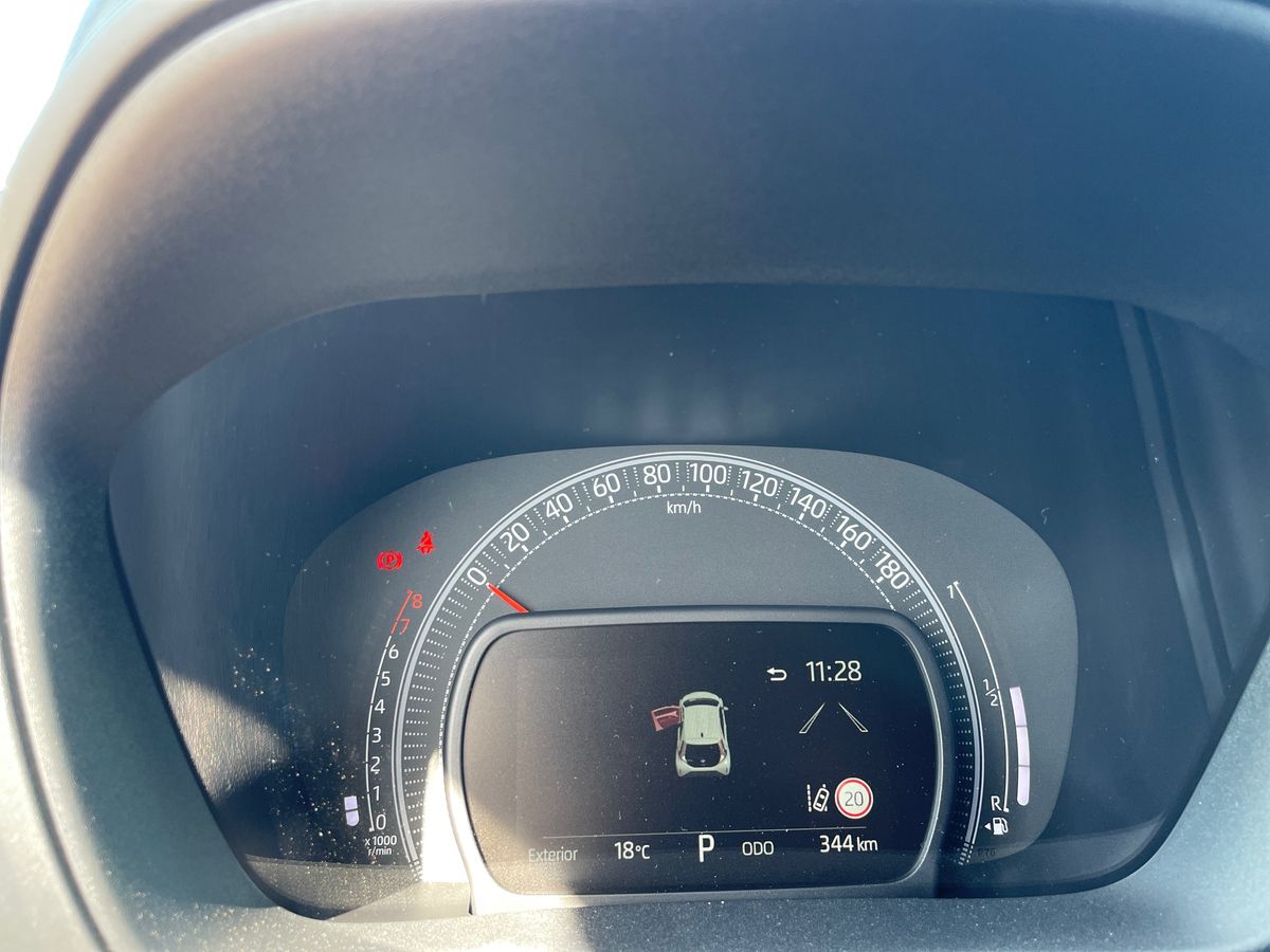 TOYOTA AYGO X Aygo X envy 1.0G CVT