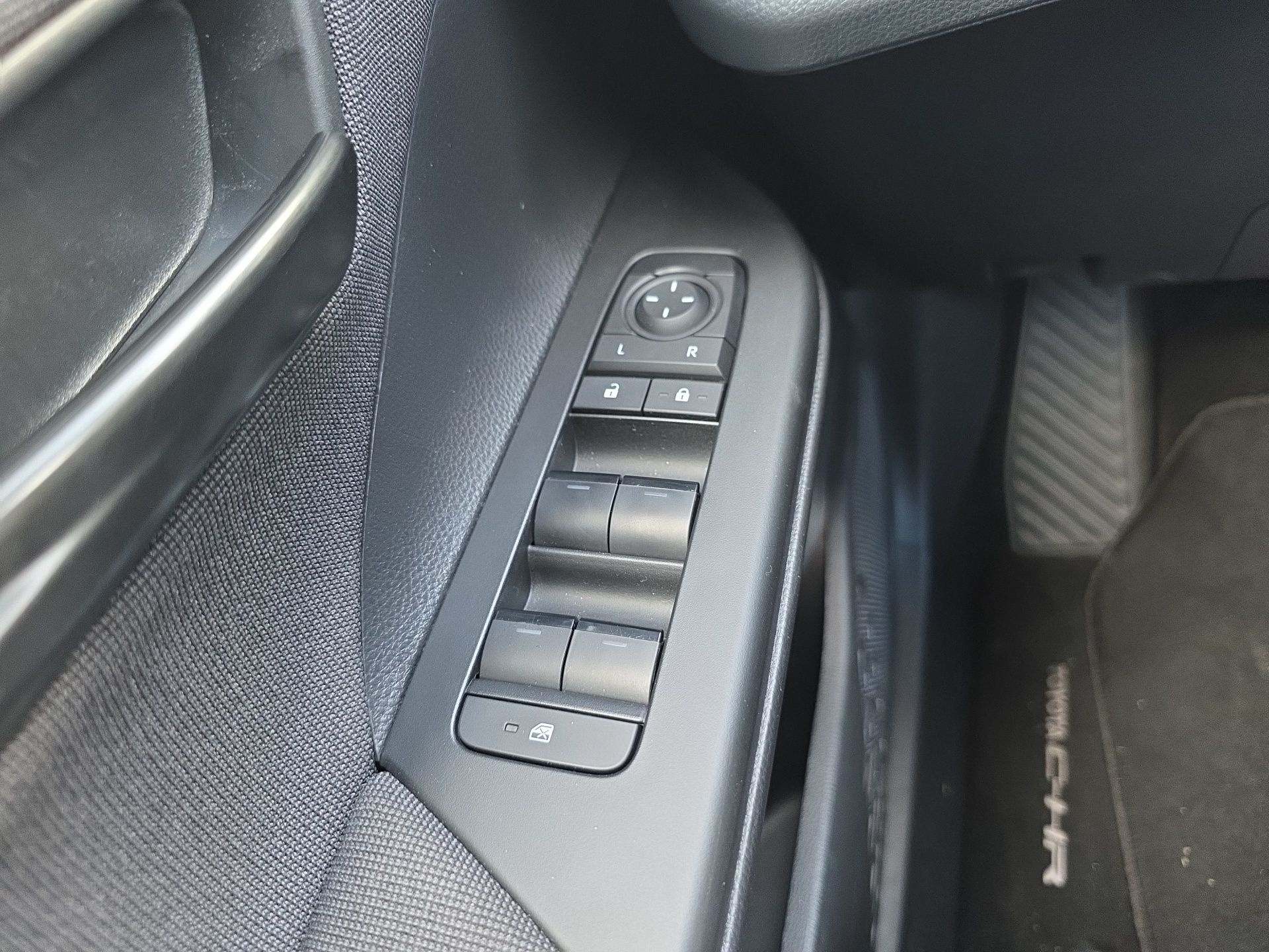 TOYOTA TOYOTA C-HR Toyota C-HR 1.8 Hybrid Comfort