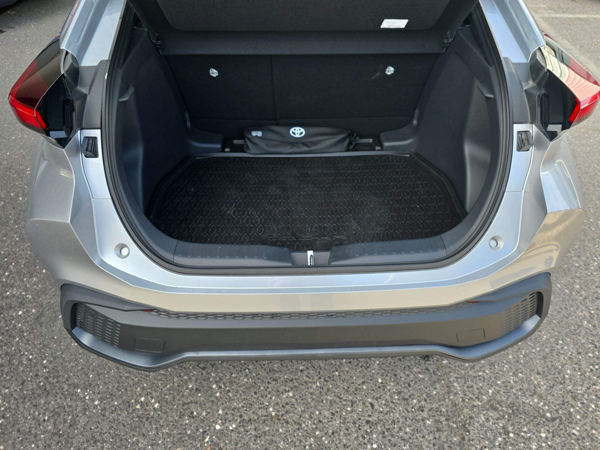TOYOTA TOYOTA C-HR Toyota C-HR 1.8 Hybrid Comfort