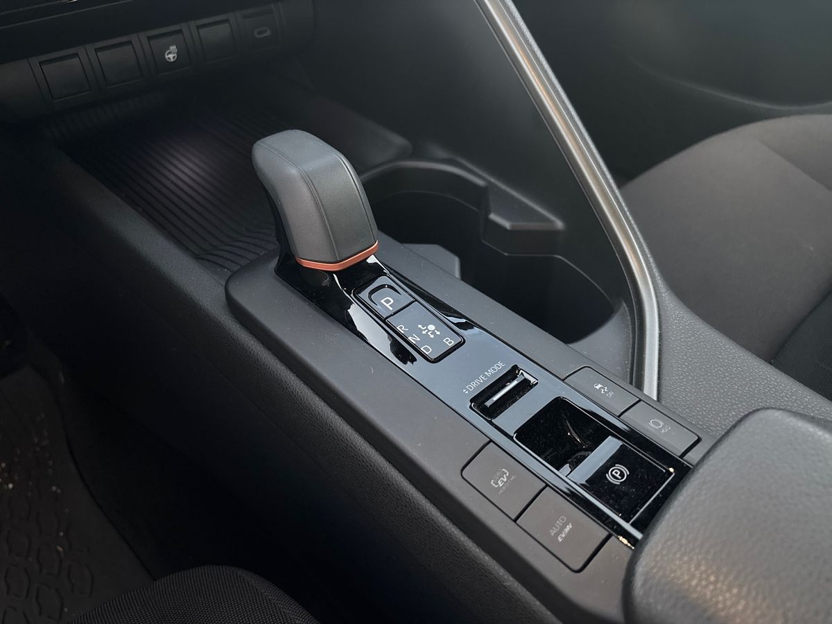 TOYOTA TOYOTA C-HR PLUG-IN Toyota C-HR Plug-in 2.0 Hybrid Dynamic Force Business