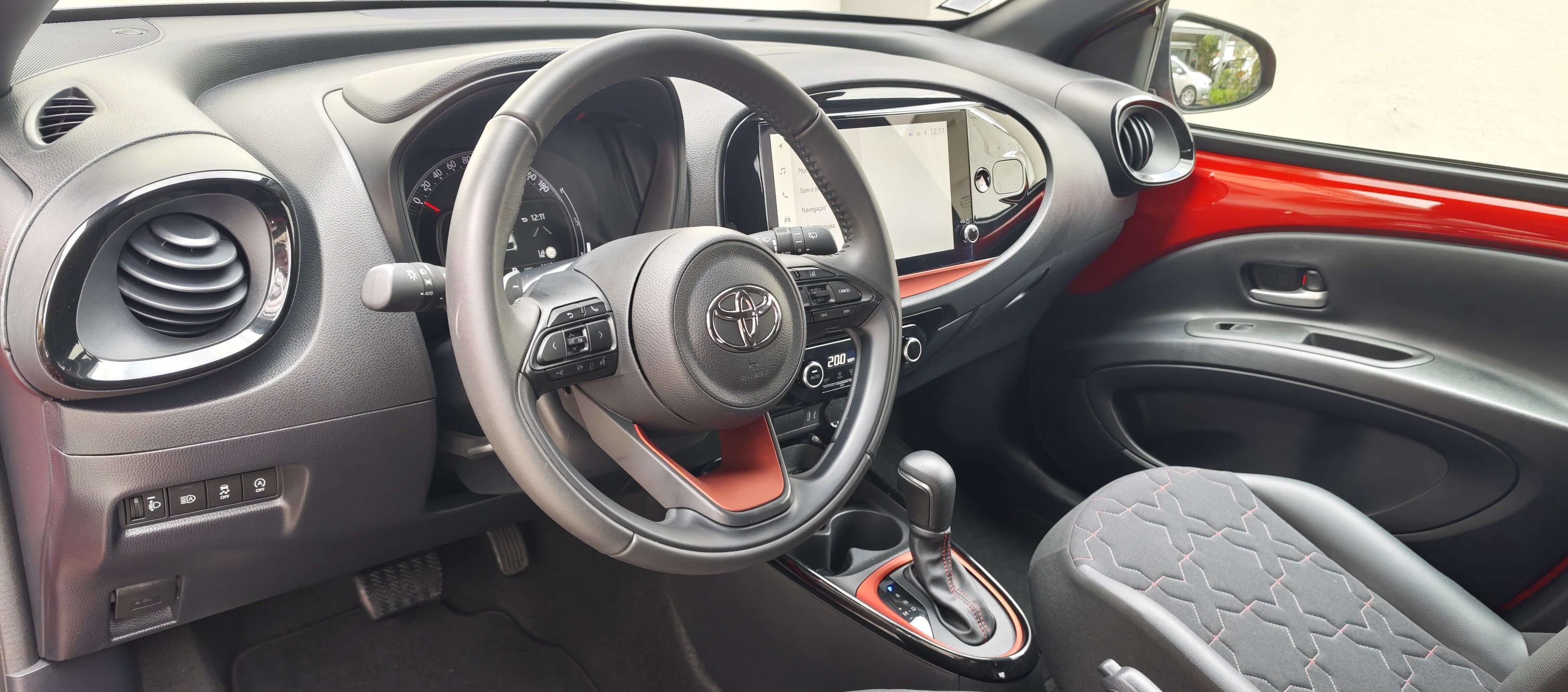TOYOTA AYGO X Aygo X envy 1.0G CVT