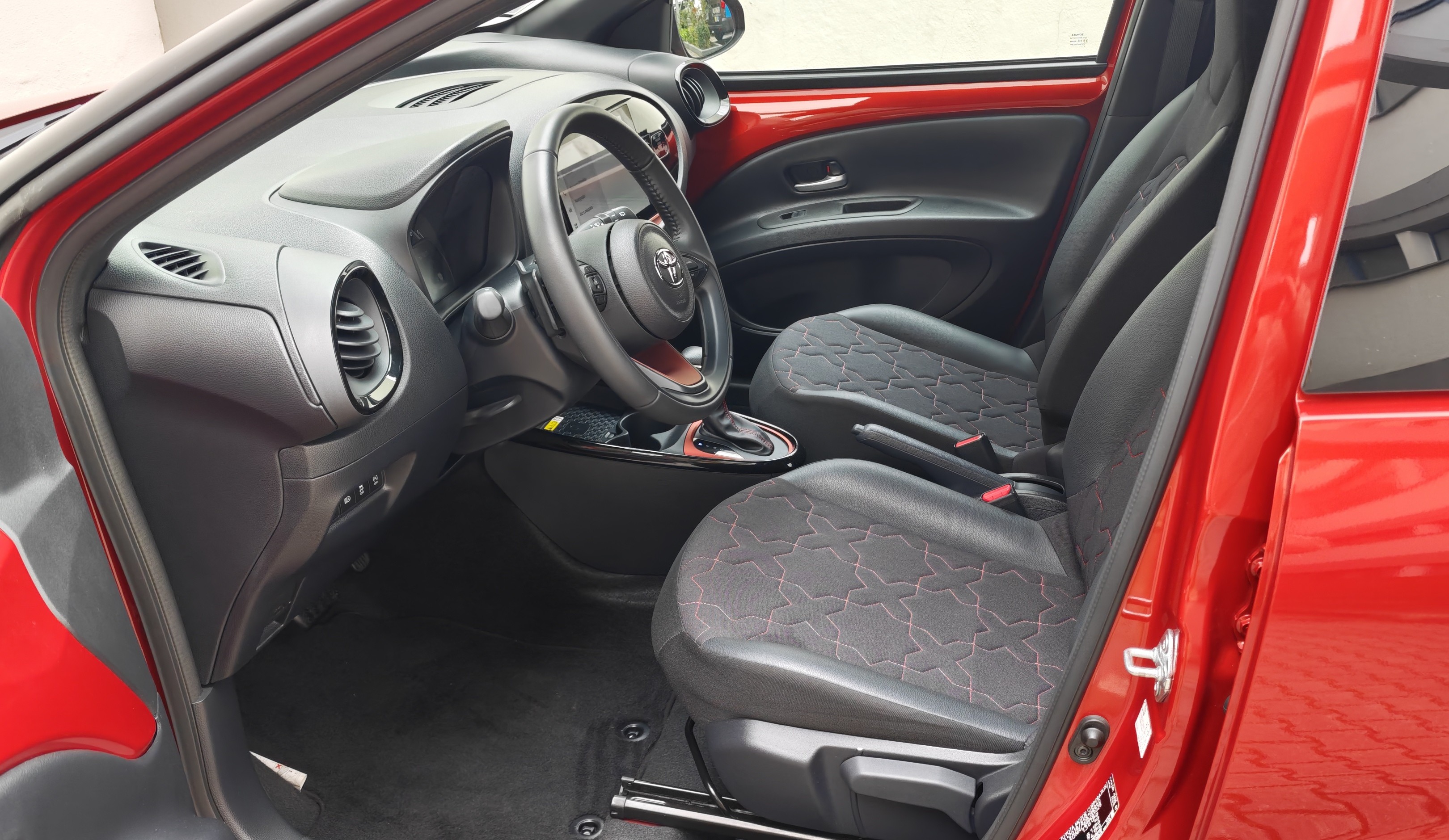 TOYOTA AYGO X Aygo X envy 1.0G CVT
