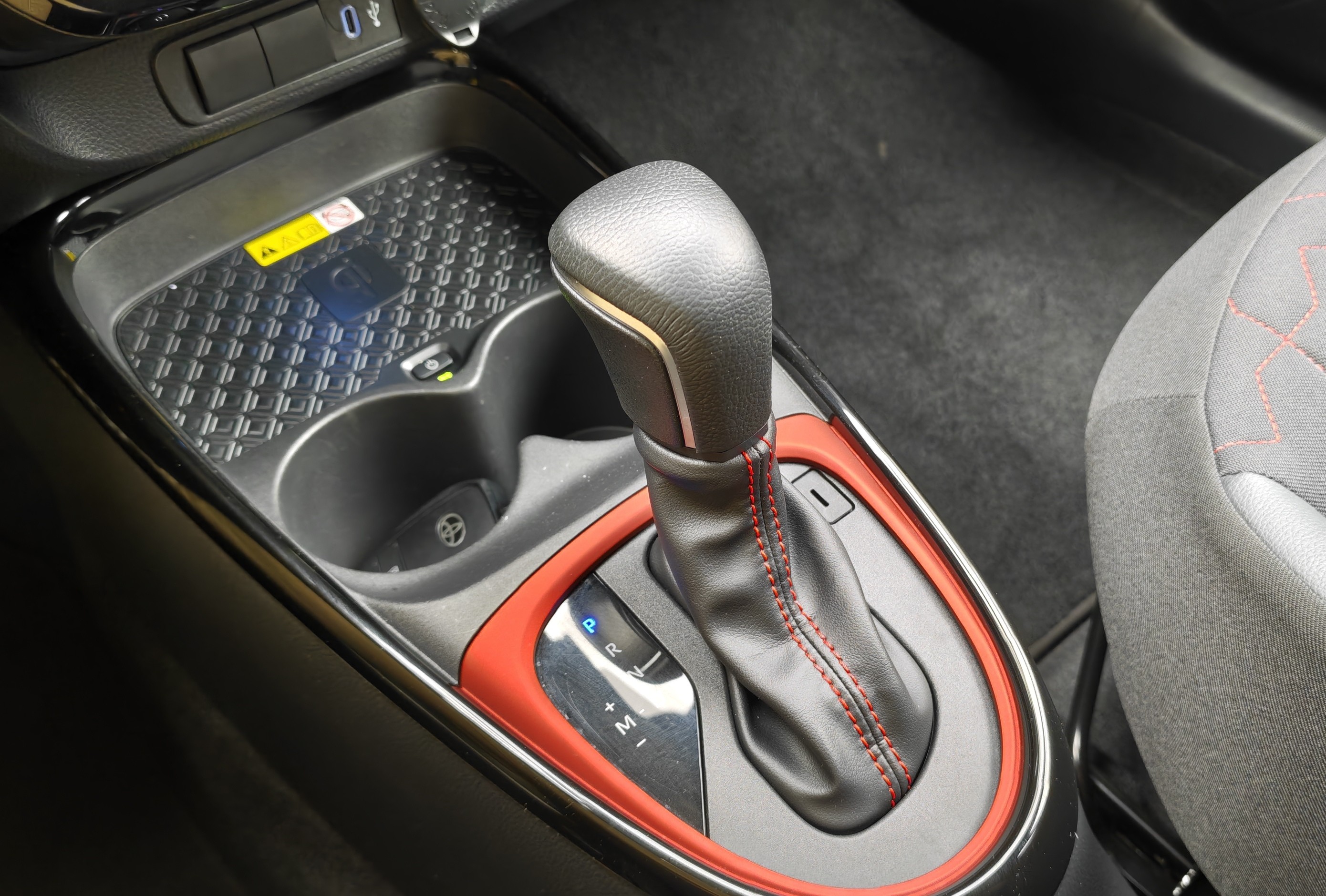 TOYOTA AYGO X Aygo X envy 1.0G CVT