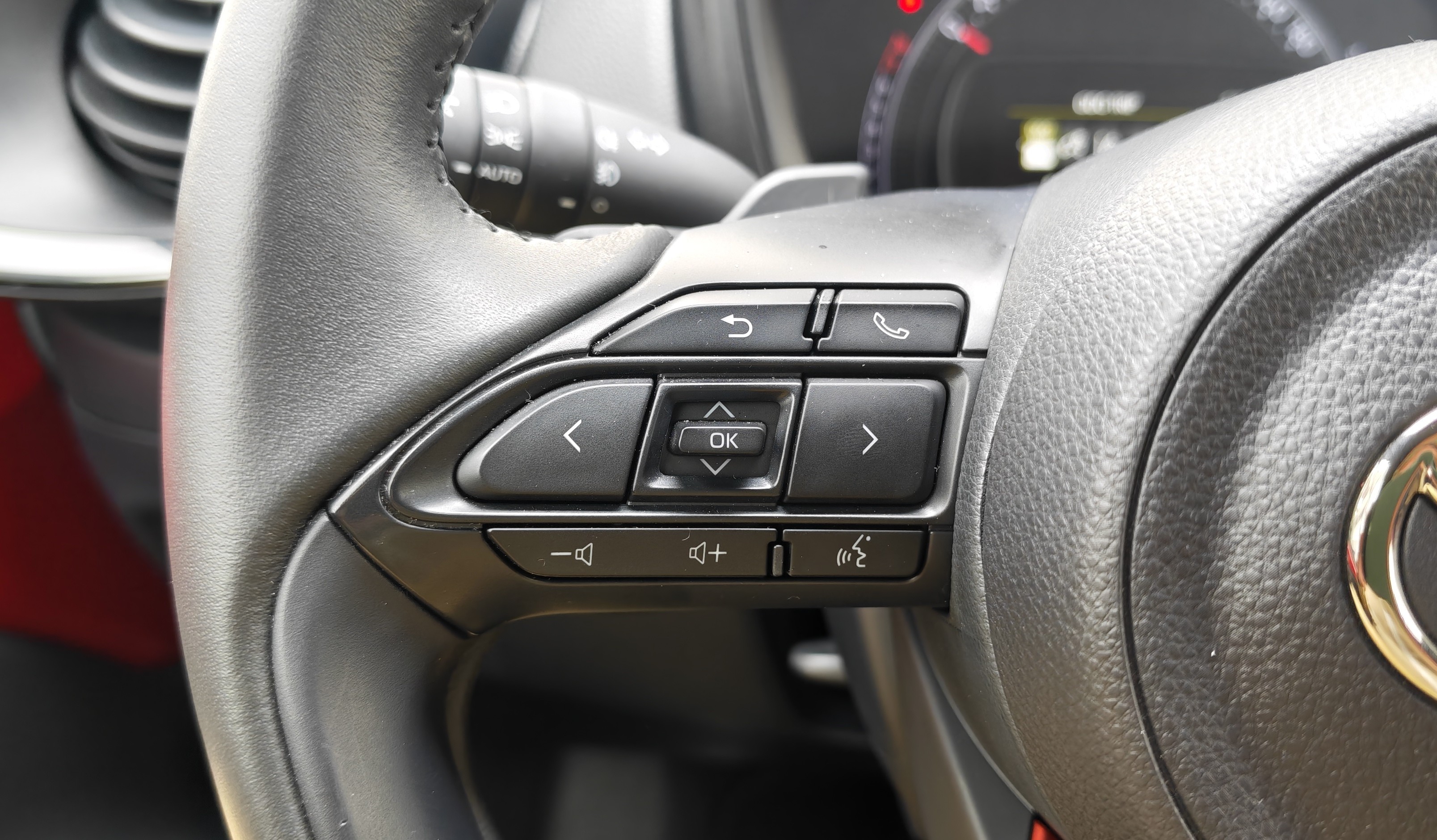 TOYOTA AYGO X Aygo X envy 1.0G CVT