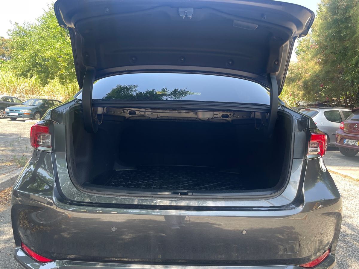 TOYOTA COROLLA SEDAN Corolla SD 1.8 Hybrid Luxury