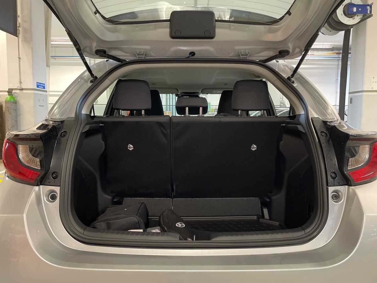 TOYOTA YARIS Yaris 1.5 Hybrid 115 Comfort Plus