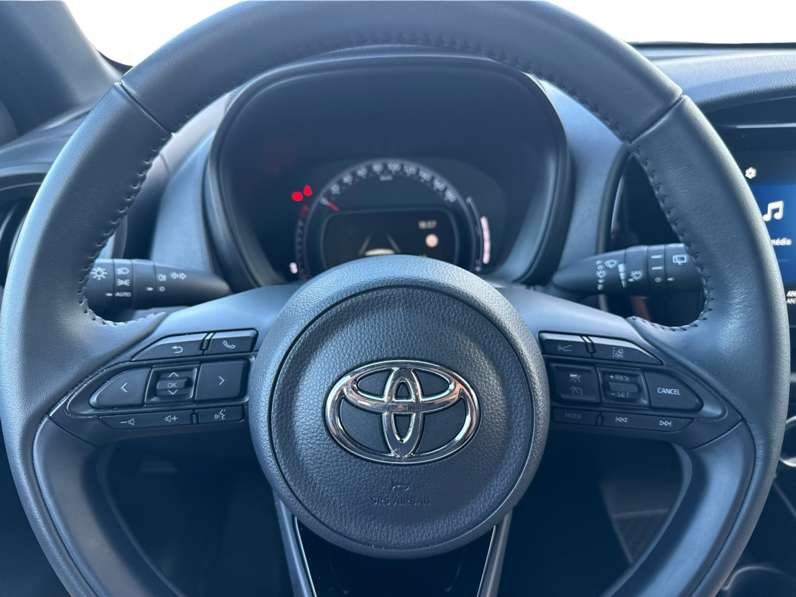 TOYOTA AYGO X Aygo X play 1.0G MT