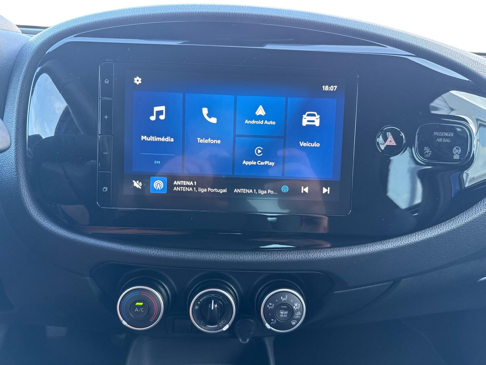 TOYOTA AYGO X Aygo X play 1.0G MT