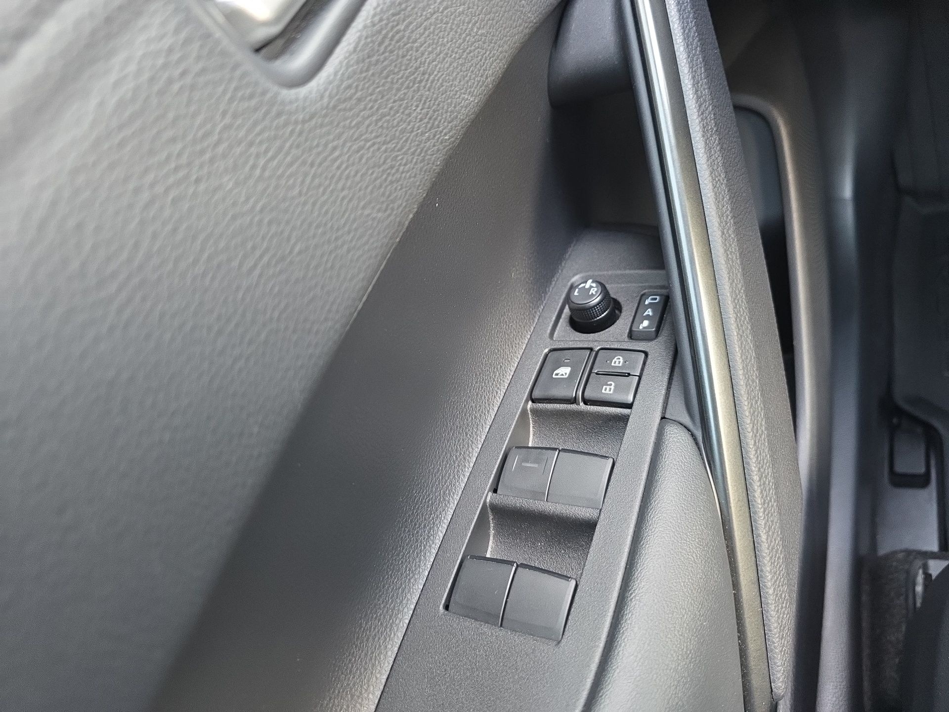 TOYOTA COROLLA CROSS Corolla Cross 1.8 Hybrid Luxury