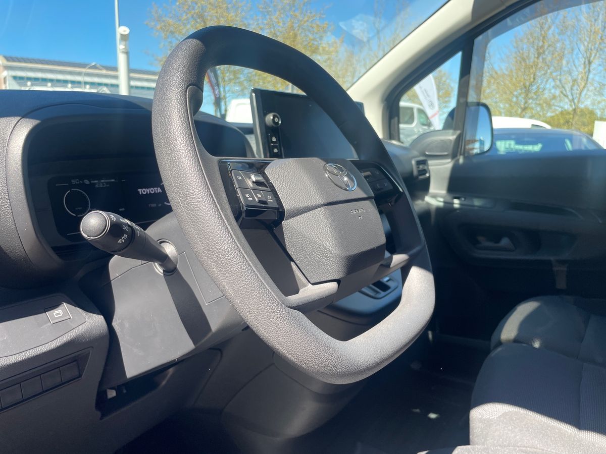 TOYOTA PROACE CITY BEV Proace City BEV L1 50kWh Exclusive