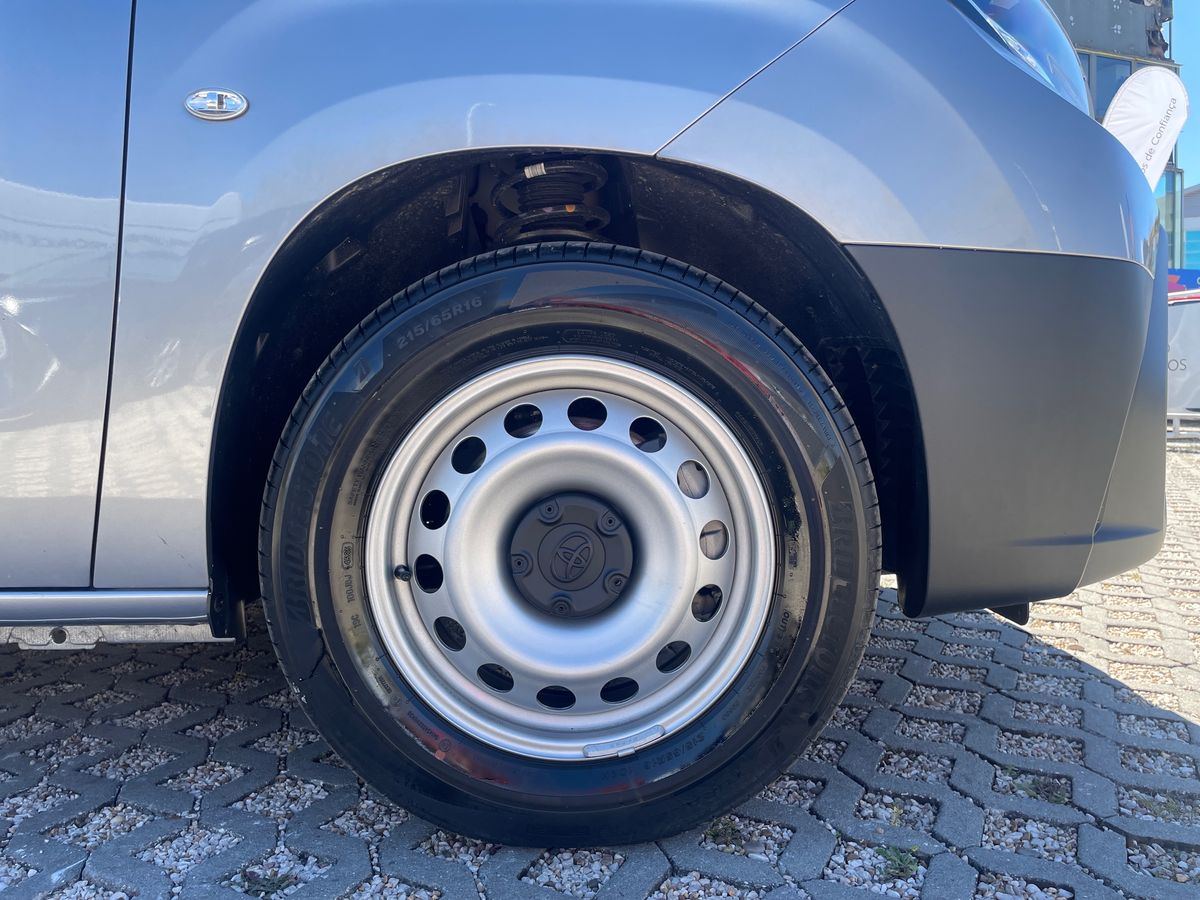 TOYOTA PROACE CITY BEV Proace City BEV L1 50kWh Exclusive