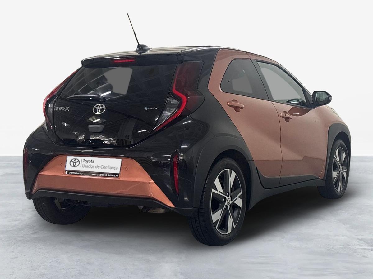 TOYOTA AYGO X Aygo X Hybrid 115 Envy