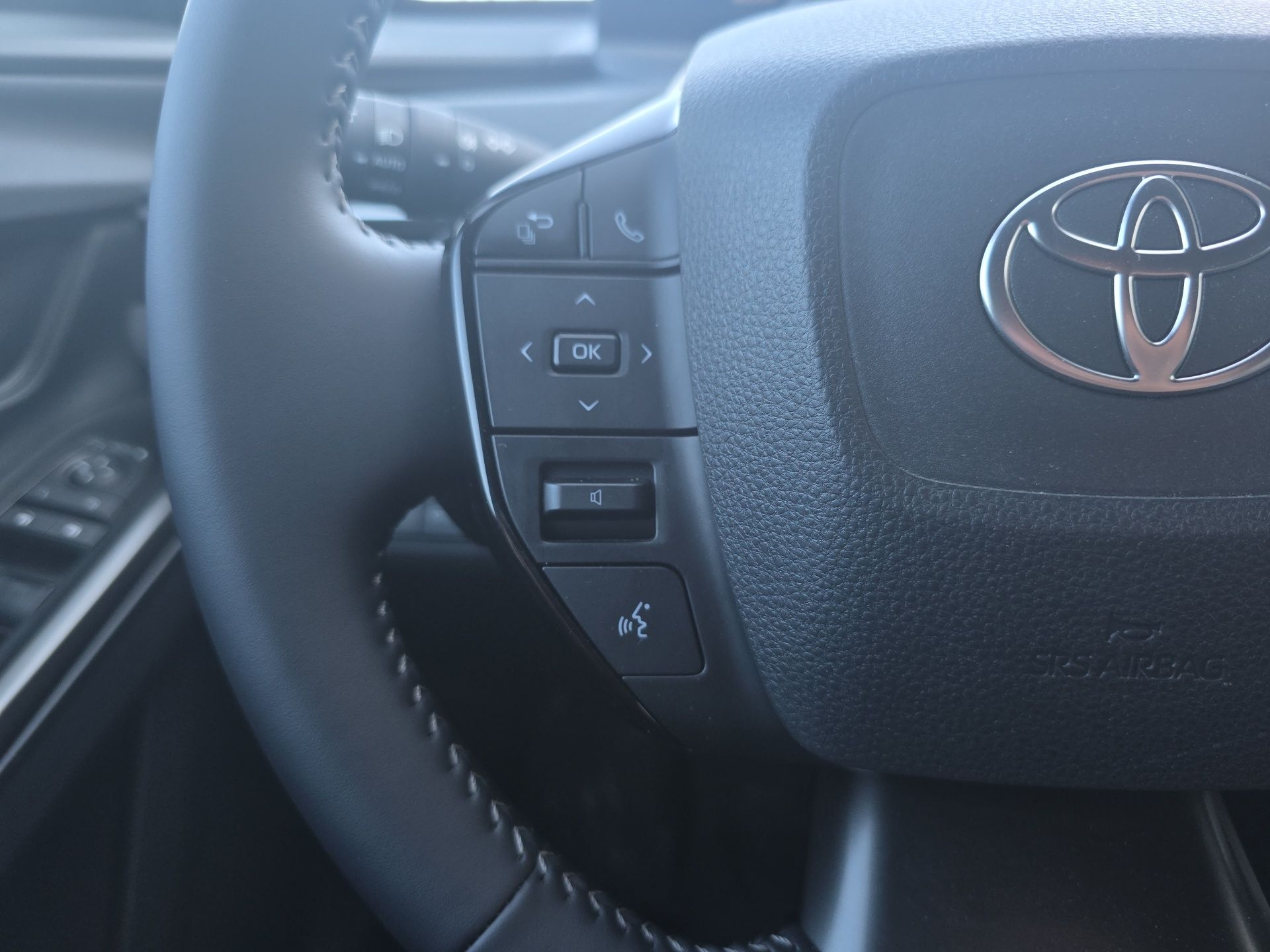 TOYOTA TOYOTA C-HR+ Toyota C-HR+ BEV 77kWh Premium